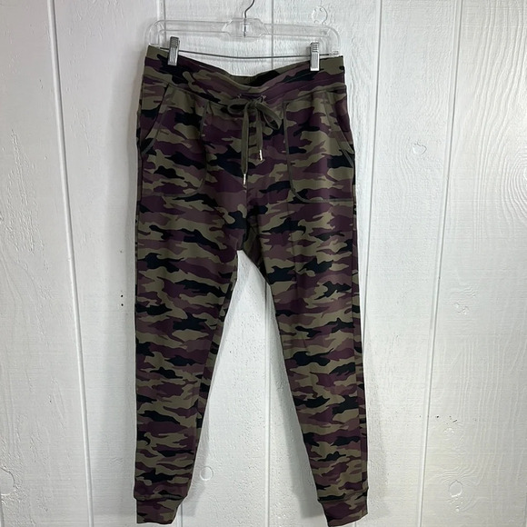 ZYIA Pants - Zyia Active Women's Size L 28” Purple Camo Unwind 2 Pocket Joggers W/Drawstring